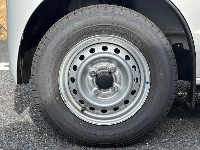 ミニキャブバン Ｅ　ハイルーフ・５ＭＴ・４ＷＤ・届出済未使用車・パーキングセンサー・ＡＭ／ＦＭラジオ・エアコン・パワステ・スライドドア・フルフラットシート・両席エアバッグ・オートライト・シガーソケット（41枚目）