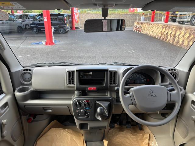 ミニキャブバン Ｅ　ハイルーフ・５ＭＴ・４ＷＤ・届出済未使用車・パーキングセンサー・ＡＭ／ＦＭラジオ・エアコン・パワステ・スライドドア・フルフラットシート・両席エアバッグ・オートライト・シガーソケット（76枚目）