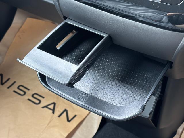 デリカミニ Ｔ　プレミアム　４ＷＤ・届出済未使用車・ターボ・両側パワースライド・マイパイロット・スマートキー・ＬＥＤ・フォグ・シートヒーター・デジタルルームミラー・衝突被害軽減ブレーキ・サーキュレーター・シートバックテーブル（62枚目）
