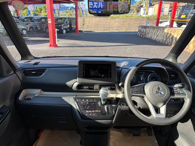 デリカミニ G プレミアム 両側電動スライド・4WD・届出済未使用車・マイパイロット・マルチアラウンドモニター・スマートキー・LED・ステアリングヒーター・シートヒーター・デジタルミラー・サーキュレーター・シートバックテーブル(28枚目)