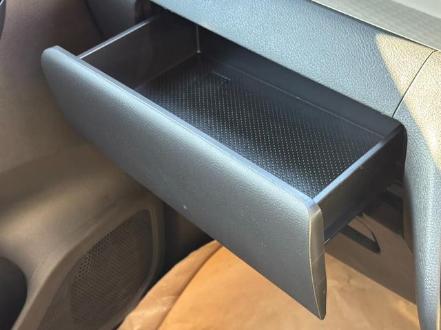 デリカミニ G プレミアム 両側電動スライド・4WD・届出済未使用車・マイパイロット・マルチアラウンドモニター・スマートキー・LED・ステアリングヒーター・シートヒーター・デジタルミラー・サーキュレーター・シートバックテーブル(55枚目)