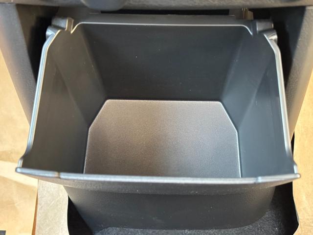 デリカミニ G プレミアム 両側電動スライド・4WD・届出済未使用車・マイパイロット・マルチアラウンドモニター・スマートキー・LED・ステアリングヒーター・シートヒーター・デジタルミラー・サーキュレーター・シートバックテーブル(57枚目)