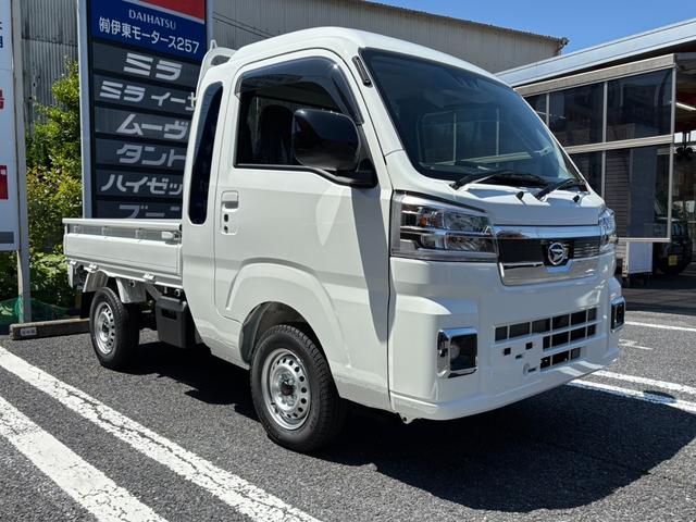ハイゼットトラック ジャンボエクストラ　ＣＶＴ・４ＷＤ・届出済未使用車・ＬＥＤヘッド・フォグ・パワーウインドウ・荷台作業灯・スマートキー・衝突被害軽減・エアコン・パワステ・オーバーヘッドシェルフ・コーナーセンサー・アイドリングストップ（11枚目）