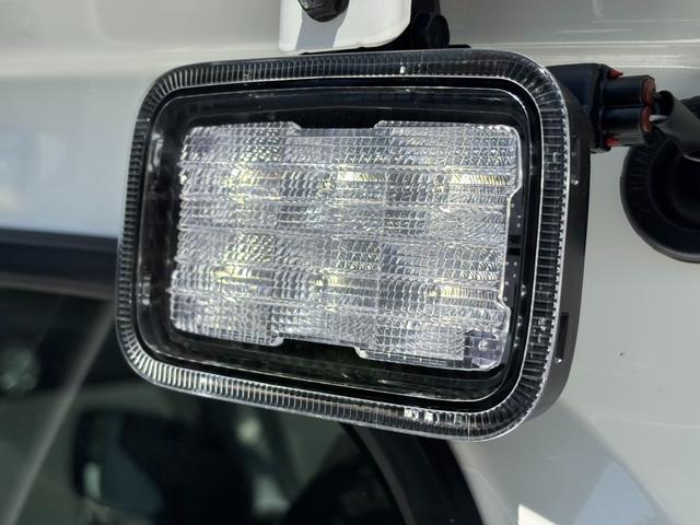 ハイゼットトラック ジャンボエクストラ　ＣＶＴ・４ＷＤ・届出済未使用車・ＬＥＤヘッド・フォグ・パワーウインドウ・荷台作業灯・スマートキー・衝突被害軽減・エアコン・パワステ・オーバーヘッドシェルフ・コーナーセンサー・アイドリングストップ（32枚目）