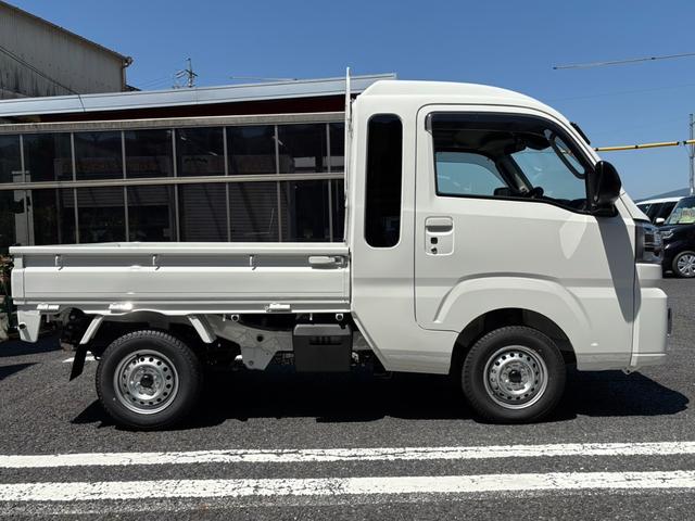 ハイゼットトラック ジャンボエクストラ　ＣＶＴ・４ＷＤ・届出済未使用車・ＬＥＤヘッド・フォグ・パワーウインドウ・荷台作業灯・スマートキー・衝突被害軽減・エアコン・パワステ・オーバーヘッドシェルフ・コーナーセンサー・アイドリングストップ（63枚目）