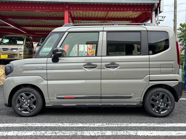 スペーシアギア ハイブリッドＸＺ　ターボ　４ＷＤ・ターボ・ハイブリッド・届出済未使用車・パドルシフト・オットマン・両側パワースライド・電動パーキング・ＵＳＢ・ステアリングヒーター・シートヒーター・ＬＥＤヘッド・フォグ・シーリングファン（19枚目）