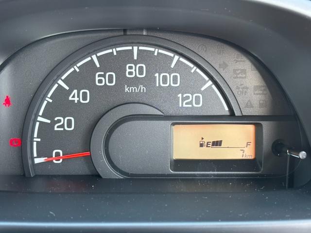 ミニキャブトラック M 5MT・4WD・届出済未使用車・キャリィトラックOEM・キーレス・パワーウインドウ・リアパーキングセンサー・オートライト・エアコン・パワステ・AM/FMラジオ・両席エアバッグ・三方開・シガーソケット(17枚目)