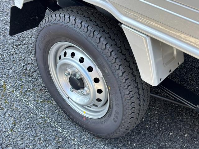 ミニキャブトラック M 5MT・4WD・届出済未使用車・キャリィトラックOEM・キーレス・パワーウインドウ・リアパーキングセンサー・オートライト・エアコン・パワステ・AM/FMラジオ・両席エアバッグ・三方開・シガーソケット(38枚目)