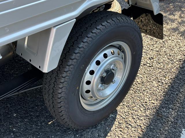 ミニキャブトラック Ｍ　４ＡＴ・４ＷＤ・届出済未使用車・キャリィトラックＯＥＭ・キーレス・パワーウインドウ・リアパーキングセンサー・オートライト・エアコン・パワステ・ＡＭ／ＦＭラジオ・両席エアバッグ・三方開・シガーソケット（37枚目）