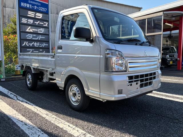 ミニキャブトラック Ｍ　４ＡＴ・４ＷＤ・届出済未使用車・キャリィトラックＯＥＭ・キーレス・パワーウインドウ・リアパーキングセンサー・オートライト・エアコン・パワステ・ＡＭ／ＦＭラジオ・両席エアバッグ・三方開・シガーソケット（71枚目）