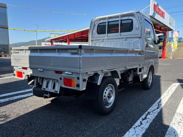 ミニキャブトラック Ｍ　４ＡＴ・４ＷＤ・届出済未使用車・キャリィトラックＯＥＭ・キーレス・パワーウインドウ・リアパーキングセンサー・オートライト・エアコン・パワステ・ＡＭ／ＦＭラジオ・両席エアバッグ・三方開・シガーソケット（73枚目）