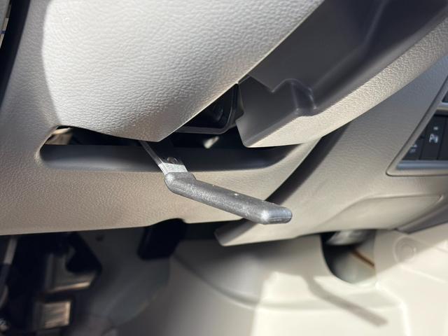 チルトステアリング付！