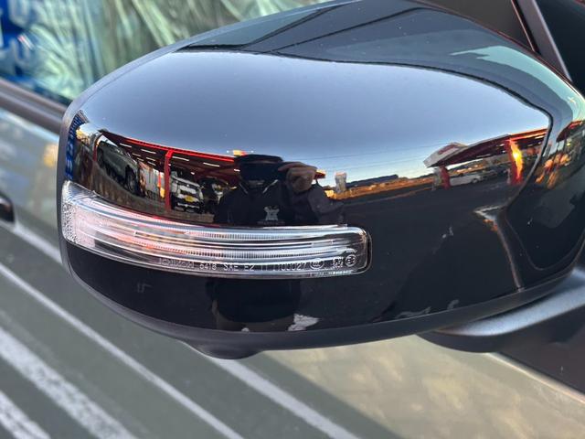 デリカミニ T プレミアム リミテッドエディション 届出済未使用車・ターボ・両側電動・4WD・マイパイロット・マルチアラウンドモニター・ハンドルヒーター・シートヒーター・ハイブリッド・スマートキー・LEDヘッド・サーキュレーター・シートバックテーブル(60枚目)