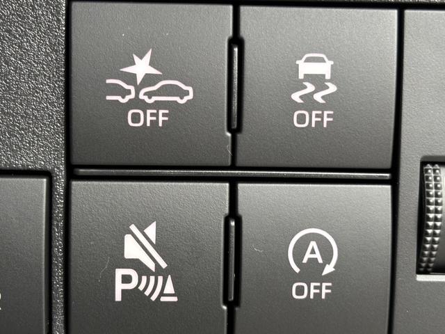 ハイゼットカーゴ クルーズ　パートタイム４ＷＤ・５ＭＴ・届出済未使用車・スマートアシスト・パワーウインドウ（前）・電動格納ミラー・キーレス・オートライト・フルフラット・シガーソケット（13枚目）