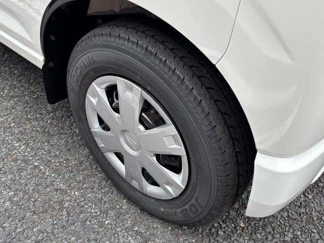 ハイゼットカーゴ クルーズ　パートタイム４ＷＤ・５ＭＴ・届出済未使用車・スマートアシスト・パワーウインドウ（前）・電動格納ミラー・キーレス・オートライト・フルフラット・シガーソケット（38枚目）