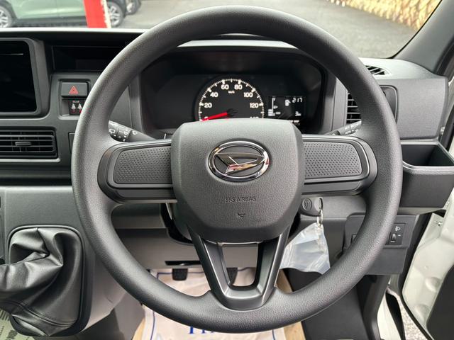 ハイゼットカーゴ クルーズ　パートタイム４ＷＤ・５ＭＴ・届出済未使用車・スマートアシスト・パワーウインドウ（前）・電動格納ミラー・キーレス・オートライト・フルフラット・シガーソケット（52枚目）