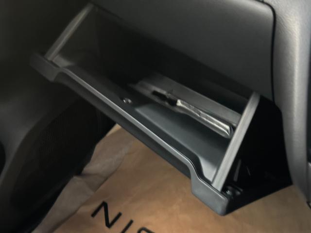 デリカミニ T プレミアム リミテッドエディション 4WD・届出済未使用車・ターボ・両側電動・マイパイロット・マルチアラウンドモニター・ハンドルヒーター・シートヒーター・ハイブリッド・キーフリー・LEDヘッド・サーキュレーター・シートバックテーブル(57枚目)