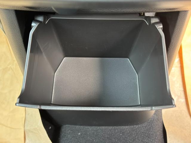 デリカミニ Ｇ　プレミアム　４ＷＤ・届出済未使用車・両側パワースライド・マイパイロット・スマートキー・ＬＥＤヘッド・フォグ・シートヒーター・デジタルルームミラー・衝突被害軽減ブレーキ・サーキュレーター・シートバックテーブル（57枚目）