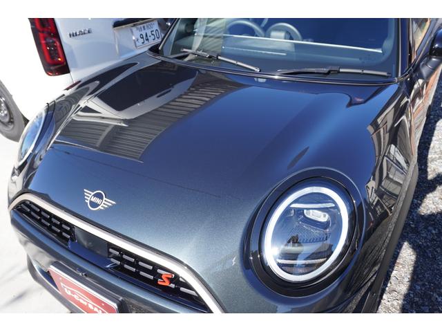 ＭＩＮＩ クーパーＳ　フェイバリット・トリム　ハーマンカードン　電動フロントシート　インテリアカメラ　プライバシーガラス（12枚目）
