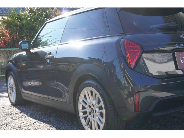 ＭＩＮＩ クーパーＳ　フェイバリット・トリム　ハーマンカードン　電動フロントシート　インテリアカメラ　プライバシーガラス（18枚目）