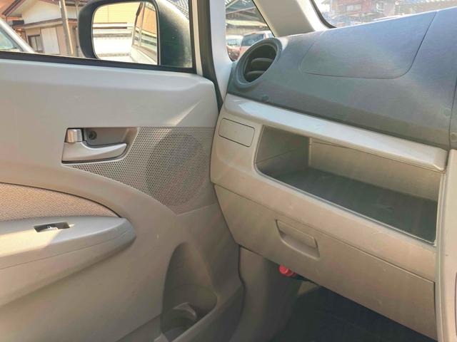 ムーヴ Ｌ　スマートセレクションＳＡ　ＥＴＣ　ＴＶ　衝突被害軽減システム　キーレスエントリー　アイドリングストップ　電動格納ミラー　ベンチシート　ＣＶＴ　ＡＢＳ　ＥＳＣ　ＣＤ　衝突安全ボディ　エアコン　パワーステアリング　パワーウィンドウ（11枚目）