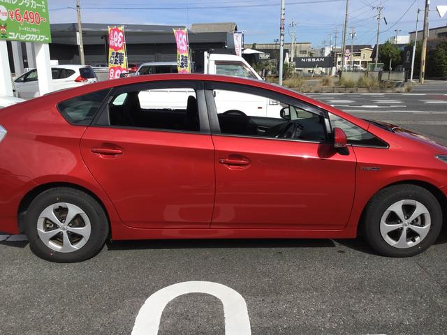 プリウス S 車検整備付 Bluetoothフルセグナビ バックカメラ フロントドライブレコーダー 純正コーナーセンサー ETC オートエアコン スマートキー・スペアキー付き(9枚目)