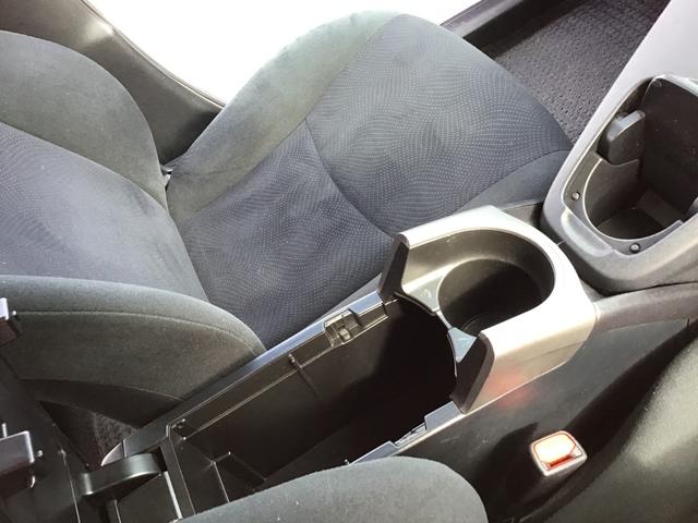 プリウス S 車検整備付 Bluetoothフルセグナビ バックカメラ フロントドライブレコーダー 純正コーナーセンサー ETC オートエアコン スマートキー・スペアキー付き(42枚目)