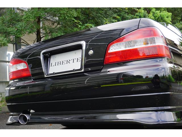 ローレル メダリスト　ＬＩＢＥＲＴＥコンプリート　新品フルエアロ　新品フルタップ車高調（キャンバー角調整ピロアッパーマウント付）新品１９ｉｎｃｈ＆新品タイヤ　新品黒革調シートカバー　新品砲弾マフラーテールエンド　後期（18枚目）
