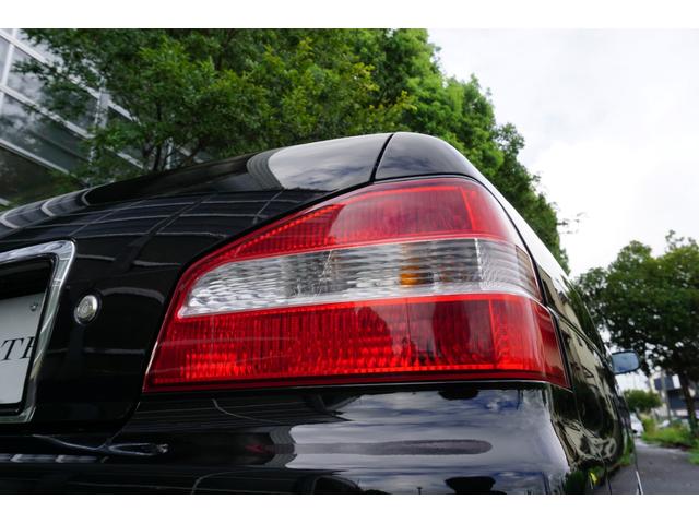ローレル メダリスト　ＬＩＢＥＲＴＥコンプリート　新品フルエアロ　新品フルタップ車高調（キャンバー角調整ピロアッパーマウント付）新品１９ｉｎｃｈ＆新品タイヤ　新品黒革調シートカバー　新品砲弾マフラーテールエンド　後期（46枚目）
