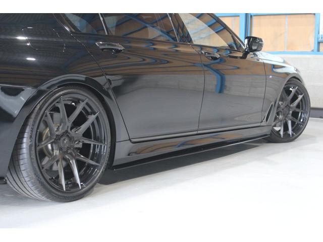 ７シリーズ ７５０Ｌｉ　Ｍスポーツ　左ハンドル　ＢＣ　ＦＯＲＧＥＤ　２１インチアルミ　ローダウン　フロント・サイド・リア・ルーフ・トランクスポイラー　パノラマガラスサンルーフ　レーザーライト　リアエンターテインメント　リモートパーキング（33枚目）