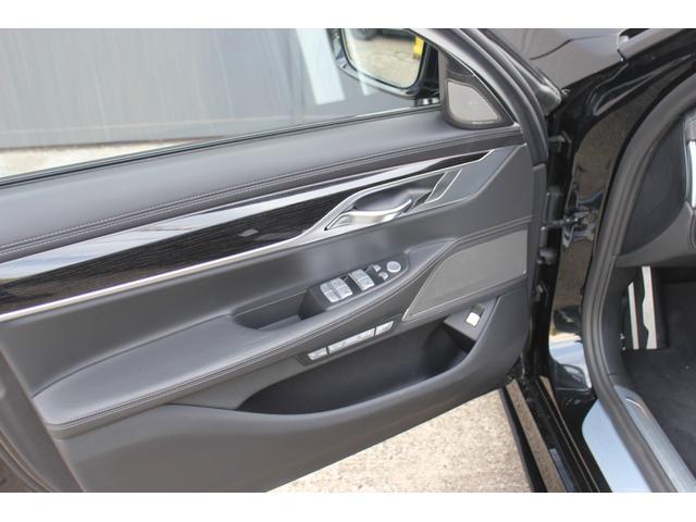 ７シリーズ ７５０Ｌｉ　Ｍスポーツ　左ハンドル　ＢＣ　ＦＯＲＧＥＤ　２１インチアルミ　ローダウン　フロント・サイド・リア・ルーフ・トランクスポイラー　パノラマガラスサンルーフ　レーザーライト　リアエンターテインメント　リモートパーキング（56枚目）