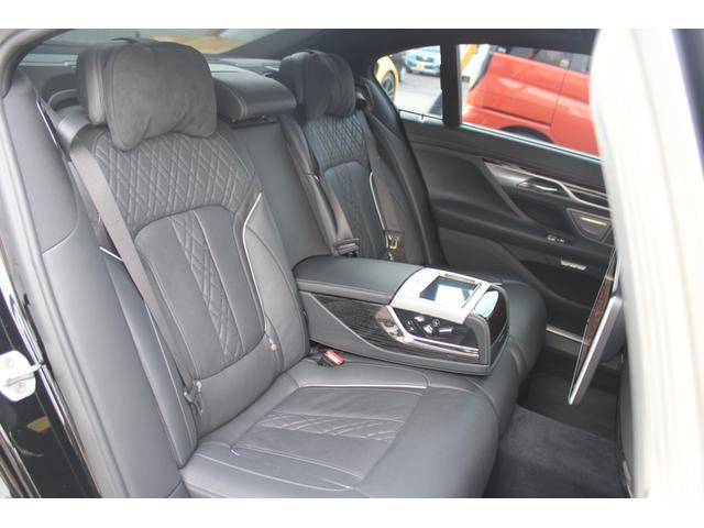 ７シリーズ ７５０Ｌｉ　Ｍスポーツ　左ハンドル　ＢＣ　ＦＯＲＧＥＤ　２１インチアルミ　ローダウン　フロント・サイド・リア・ルーフ・トランクスポイラー　パノラマガラスサンルーフ　レーザーライト　リアエンターテインメント　リモートパーキング（75枚目）