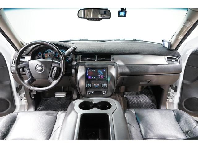 シボレーアバランチ ＬＳ　純正２０ＡＷ　カープレイナビ　黒革シート　フロントバンパーメッシュ　フロントベンチシート　キーレス（13枚目）