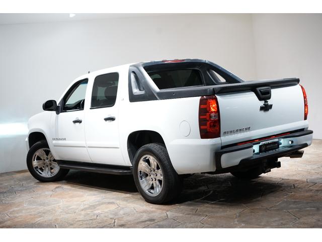 シボレーアバランチ ＬＳ　純正２０ＡＷ　カープレイナビ　黒革シート　フロントバンパーメッシュ　フロントベンチシート　キーレス（26枚目）