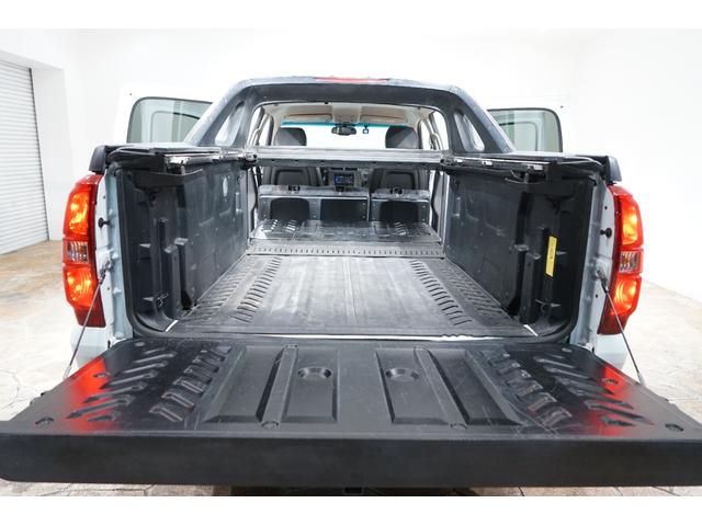 シボレーアバランチ ＬＳ　純正２０ＡＷ　カープレイナビ　黒革シート　フロントバンパーメッシュ　フロントベンチシート　キーレス（48枚目）