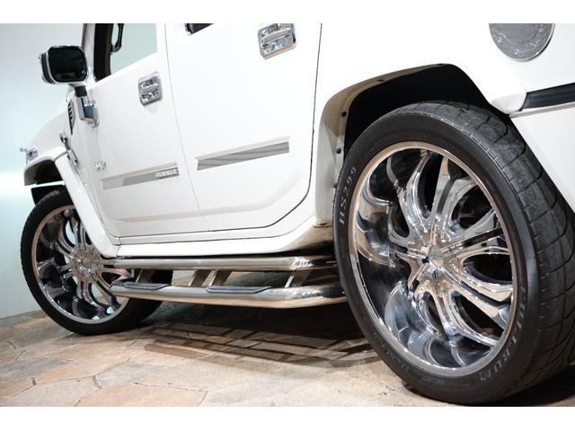 三井物産D車 LUXXX ALLOYS26AW グリルガード Borlaマフラー F/Rメッキフック LEDヘッド テールガード 社外LEDテール バイザーモニター ヘッドレスモニター ウッド調パネル カロッツェリアSDナビ LEDコーナー(34枚目)