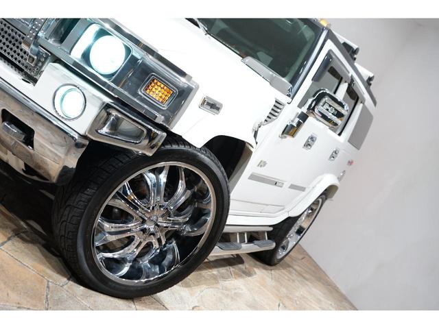 三井物産D車 LUXXX ALLOYS26AW グリルガード Borlaマフラー F/Rメッキフック LEDヘッド テールガード 社外LEDテール バイザーモニター ヘッドレスモニター ウッド調パネル カロッツェリアSDナビ LEDコーナー(47枚目)