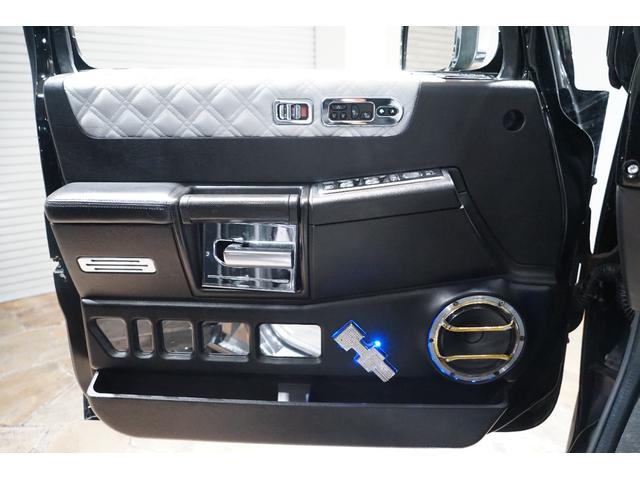 オーディオフルカスタム ROCK STARR26AW ガルウイングドア LEAFSTREAM4本出しマフラー 内装ダイヤキルティングレザー張替シート 天張りレザー張替 内装イルミネーション リアメッキフック スカルシェードヘッド(56枚目)