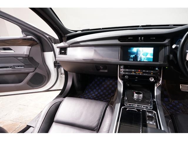 ＸＦ Ｒ－スポーツ／Ｖ６／スーパーチャージャー／３４０ｐｓ／　８速ＡＴ／ブラックレザー／ステアリングヒーター／純正２０ＡＷ／ＭＥＲＩＤＩＡＮサウンド／純正マルチナビ／フルセグ／Ｂｌｕｅｔｏｏｔｈ／（39枚目）