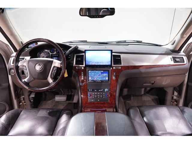 キャデラックエスカレードＥＸＴ ＥＸＴ　ピックアップ　マッドスタイリング　ＥＸＴ　ピックアップ　カスタム　ブロックタイヤ　２０ＡＷ　リフトアップ　社外ナビ　サンルーフ　黒革　フリップダウンモニター　オーバーフェンダー（15枚目）