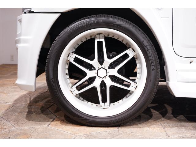 ハマーＨ２ タイプＧ　三井物産ディーラー車両　ネクストネーションエアロ６本出しエキゾーストマフラー　２６ＡＷ　ローダウン　フローティングナビ　黒革　サンルーフ　コンビハンドル　セキュリティ　ＬＥＤテール（11枚目）