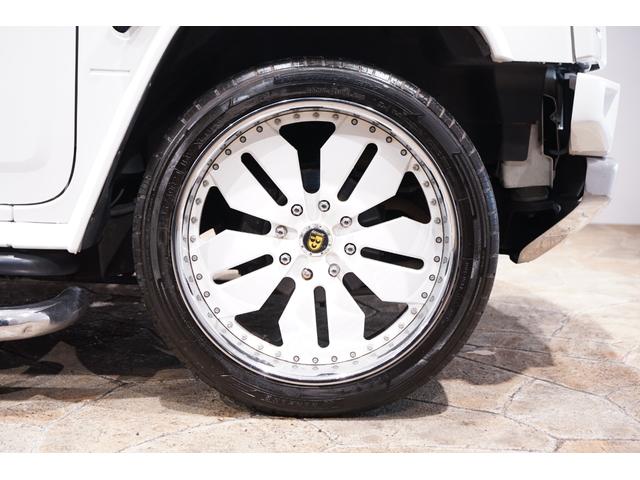 ハマーＨ２ ラグジュアリーパッケージ　ホワイトスタイリング　社外２４ＡＷ　サンルーフ　内装張替え　黒革シート　ＬＥＤテール　社外マフラー　社外ビッグナビインストール（11枚目）