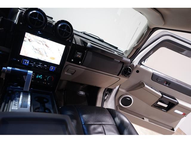 ハマーＨ２ ラグジュアリーパッケージ　ホワイトスタイリング　社外２４ＡＷ　サンルーフ　内装張替え　黒革シート　ＬＥＤテール　社外マフラー　社外ビッグナビインストール（22枚目）