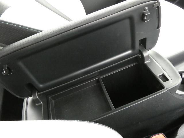 プリウス Sセーフティプラス 純正9インチナビ 地デジ Bモニ ETC レーダー探知機 ドラレコ 障害物センサー HUD ドライブサポートイルミ レーダークルーズ セーフティセンス LEDフォグ&ヘッドライト(31枚目)