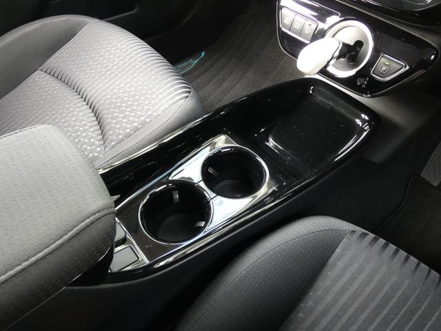 プリウス Ｓセーフティプラス　カロッツェリア９インチナビ　地デジＴＶ　Ｂモニター　ＥＴＣ　障害物センサー　レーダークルーズ　セーフティセンス　ＬＥＤフォグ＆ヘッドライト（26枚目）