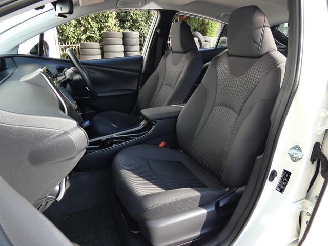 プリウス Ｓセーフティプラス　純正９インチナビ　地デジＴＶ　Ｂモニター　社外１７ＡＷ　障害物センサー　ＬＥＤフォグ　ＥＴＣ　レーダークルーズ　セーフティセンス（15枚目）