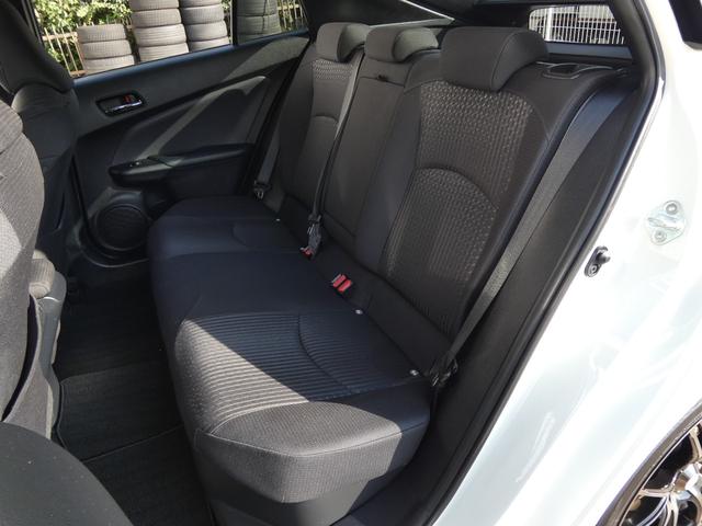 プリウス Ｓセーフティプラス　純正９インチナビ　地デジＴＶ　Ｂモニター　社外１７ＡＷ　障害物センサー　ＬＥＤフォグ　ＥＴＣ　レーダークルーズ　セーフティセンス（16枚目）