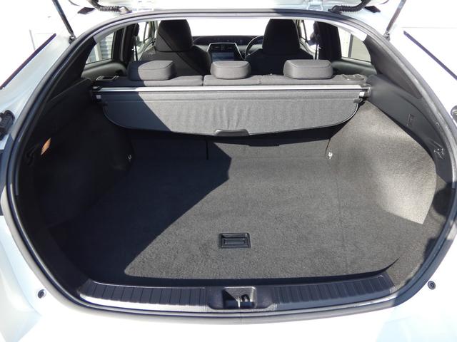 プリウス Ｓセーフティプラス　純正９インチナビ　地デジＴＶ　Ｂモニター　社外１７ＡＷ　障害物センサー　ＬＥＤフォグ　ＥＴＣ　レーダークルーズ　セーフティセンス（18枚目）