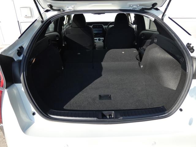 プリウス Ｓセーフティプラス　純正９インチナビ　地デジＴＶ　Ｂモニター　社外１７ＡＷ　障害物センサー　ＬＥＤフォグ　ＥＴＣ　レーダークルーズ　セーフティセンス（20枚目）