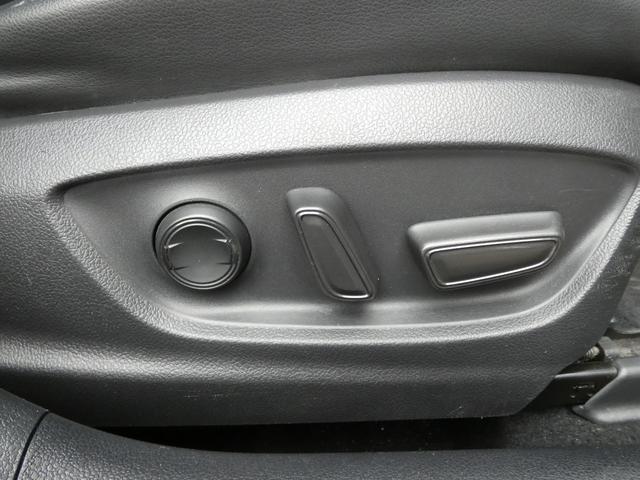 プリウス Aプレミアム アルパイン12型フローティングナビ モデリスタエアロ ADVAN18AW S-Rダウンサス 本革 レーダー探知機 シートヒーター&ベンチレーション 地デジ Bモニ ETC ドライブサポートイルミ(32枚目)